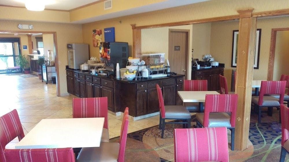 Comfort Inn Huntington Near University מראה חיצוני תמונה