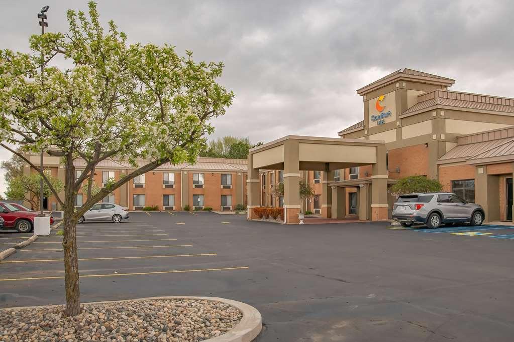 Comfort Inn Huntington Near University מראה חיצוני תמונה