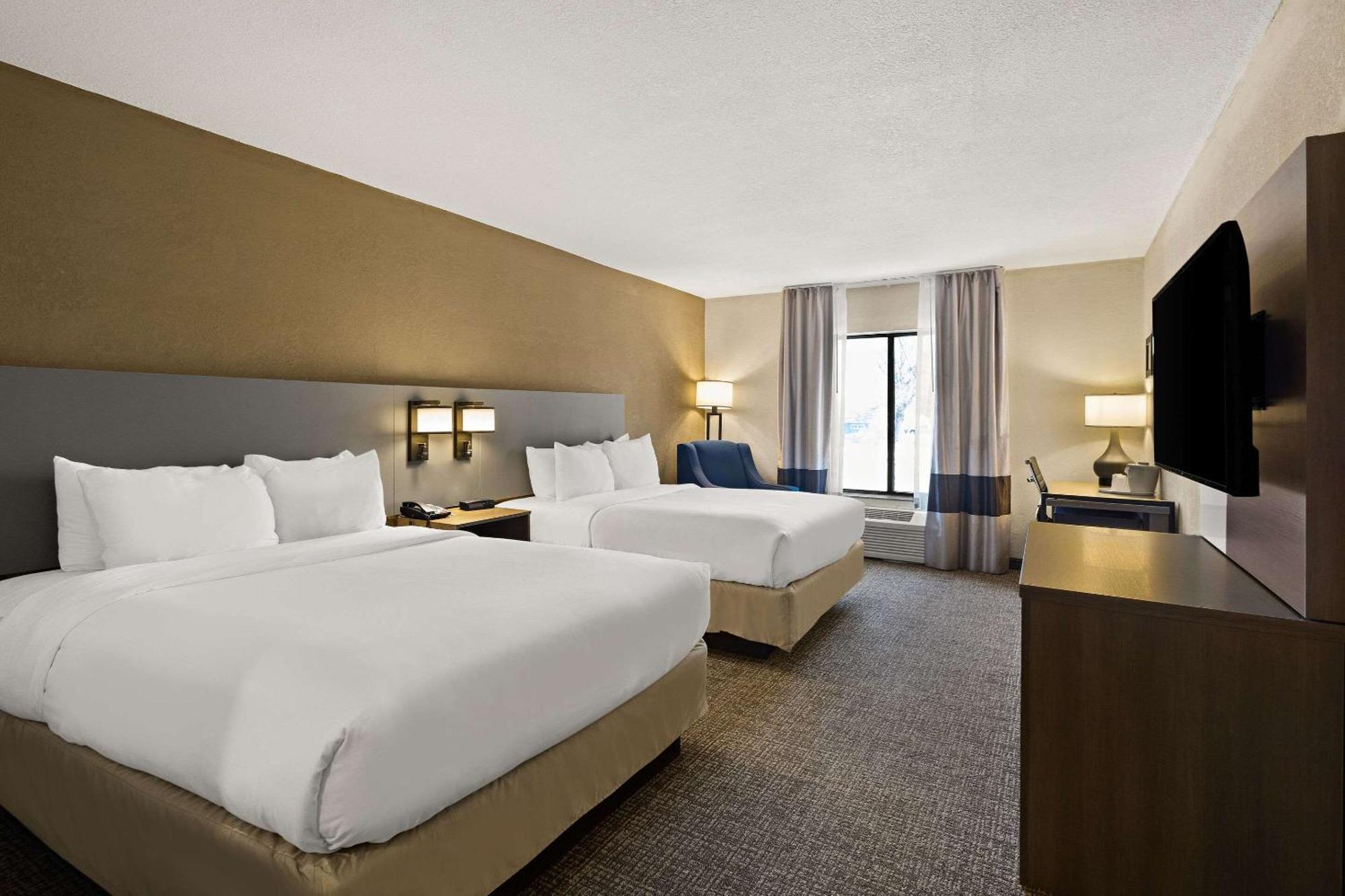 Comfort Inn Huntington Near University מראה חיצוני תמונה