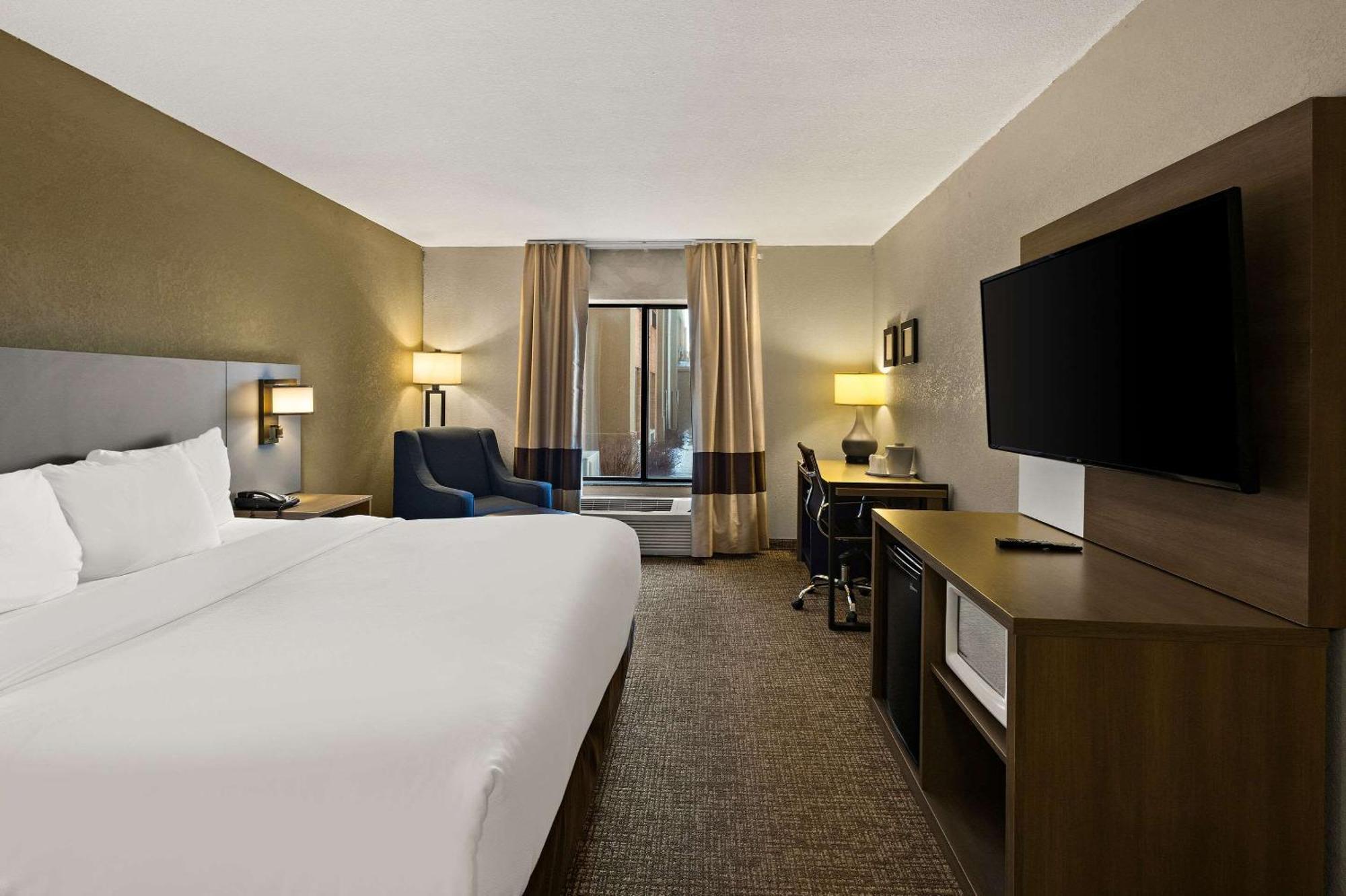 Comfort Inn Huntington Near University מראה חיצוני תמונה
