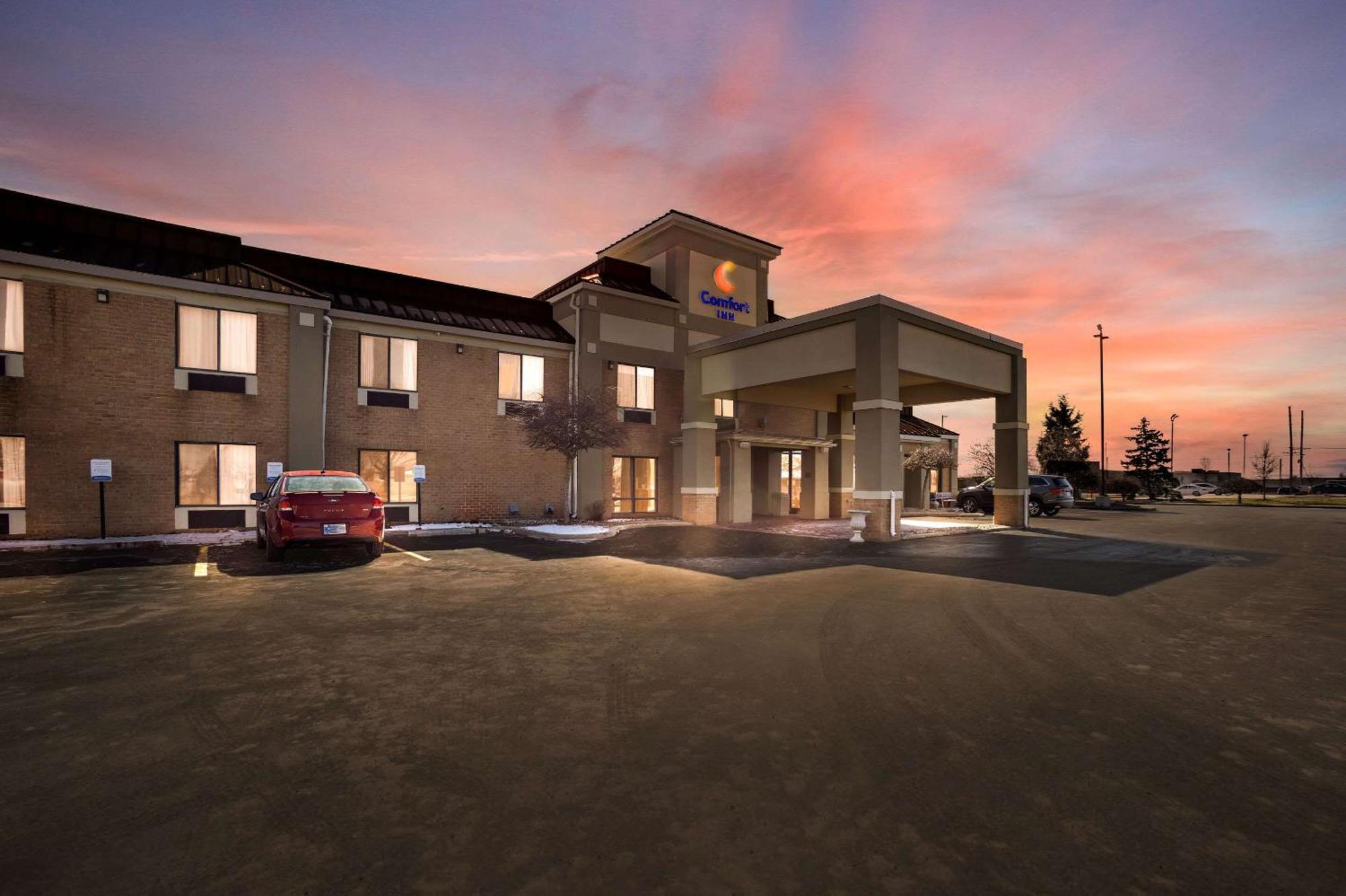 Comfort Inn Huntington Near University מראה חיצוני תמונה