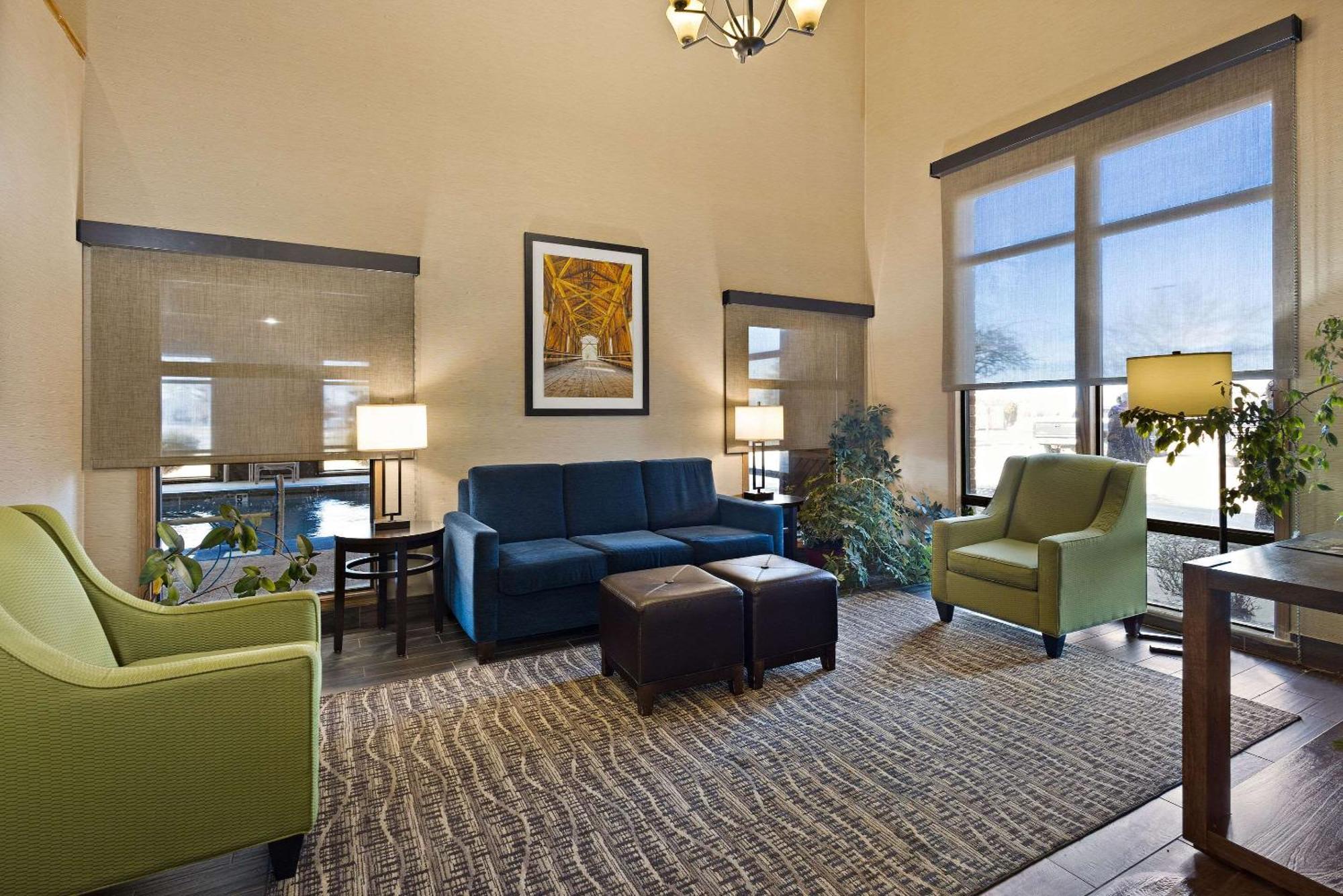 Comfort Inn Huntington Near University מראה חיצוני תמונה