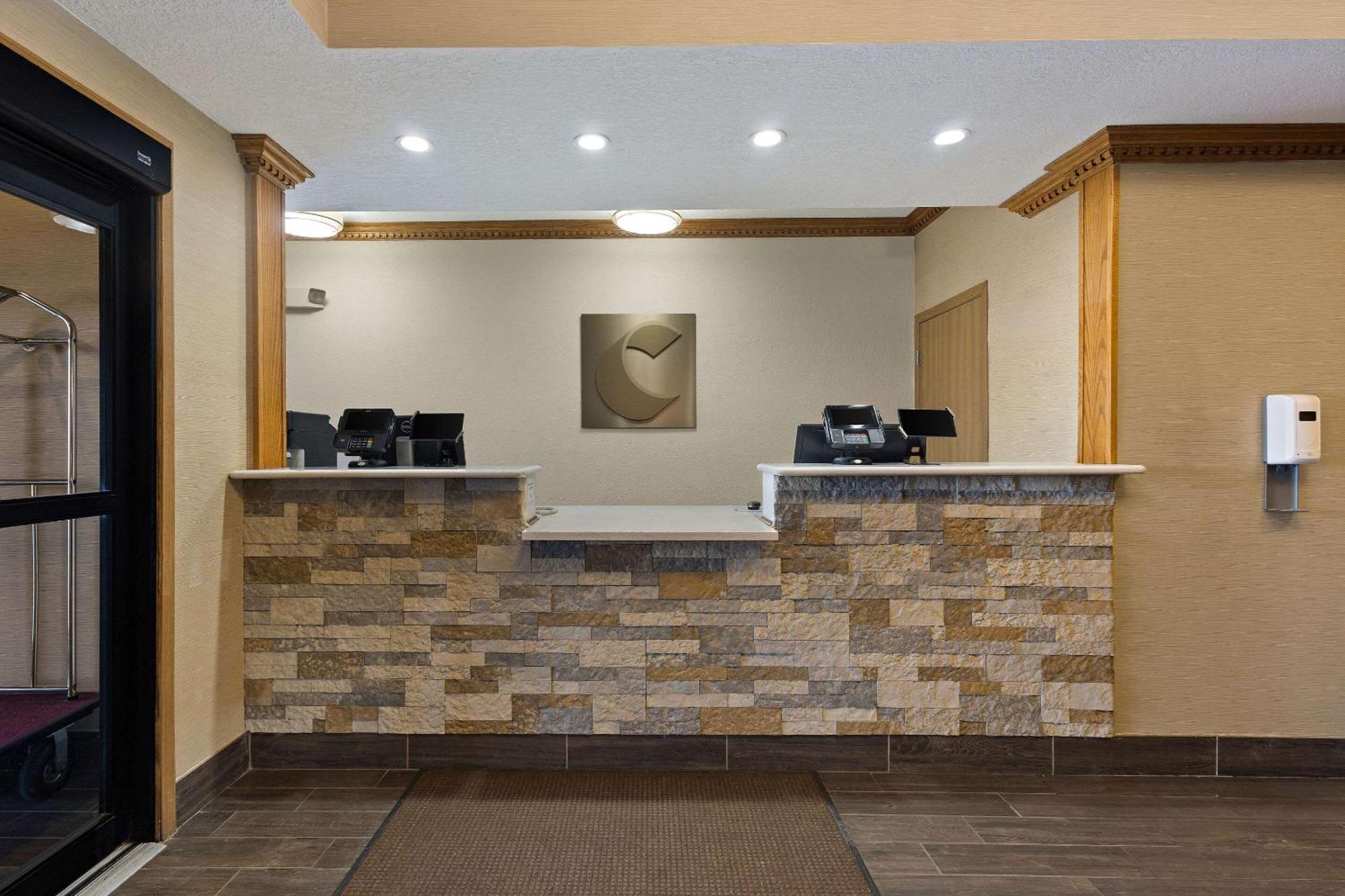 Comfort Inn Huntington Near University מראה חיצוני תמונה