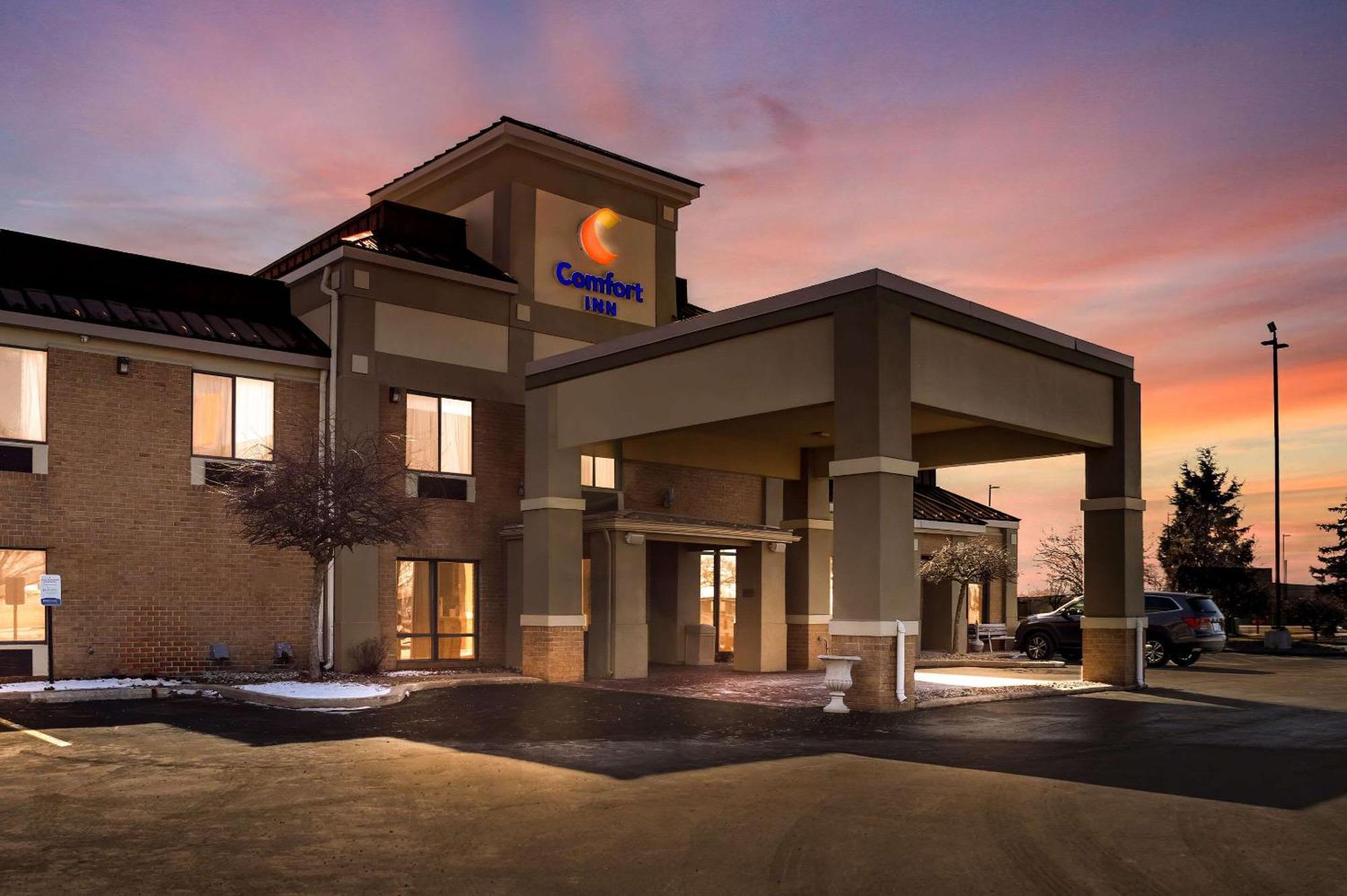 Comfort Inn Huntington Near University מראה חיצוני תמונה
