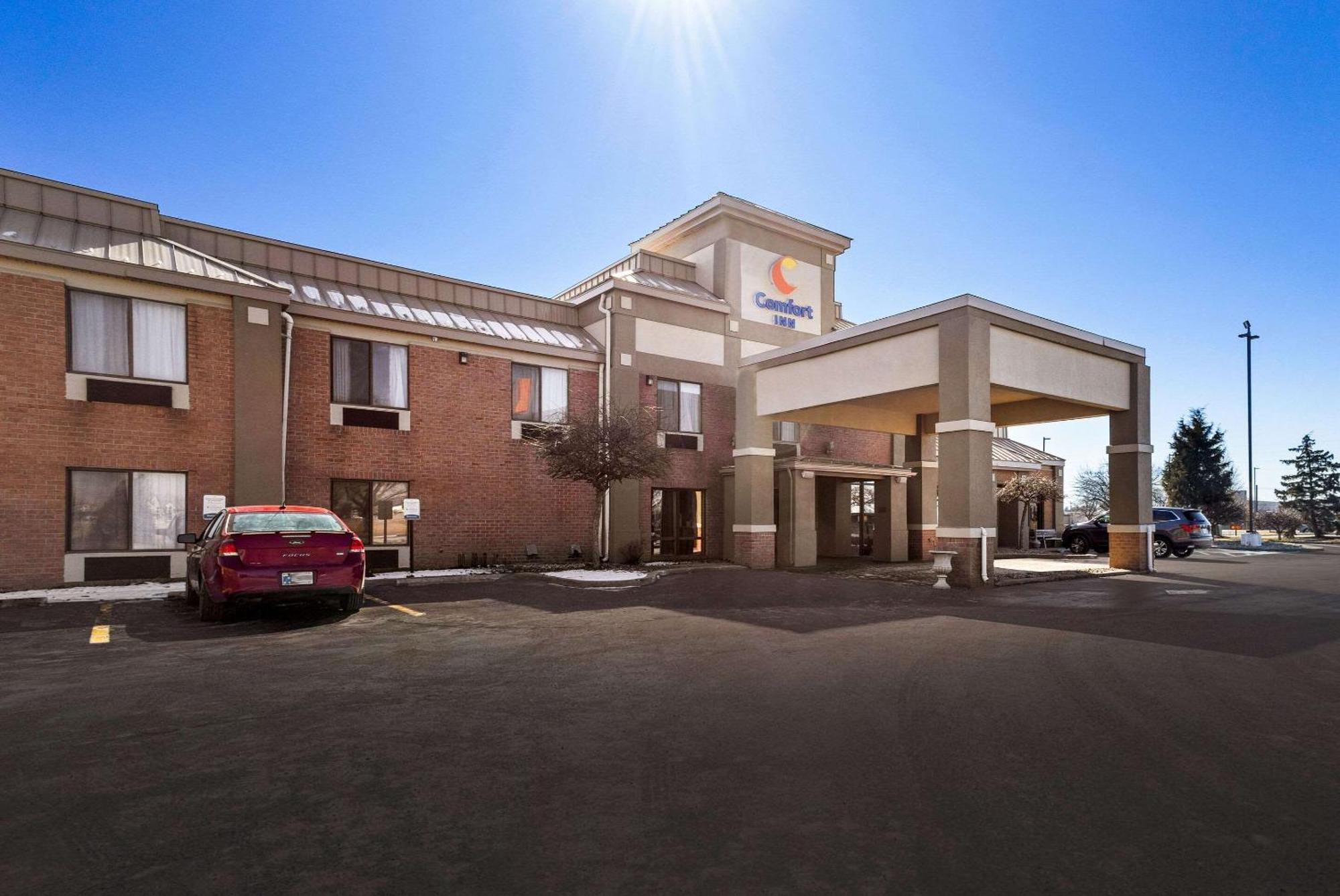 Comfort Inn Huntington Near University מראה חיצוני תמונה