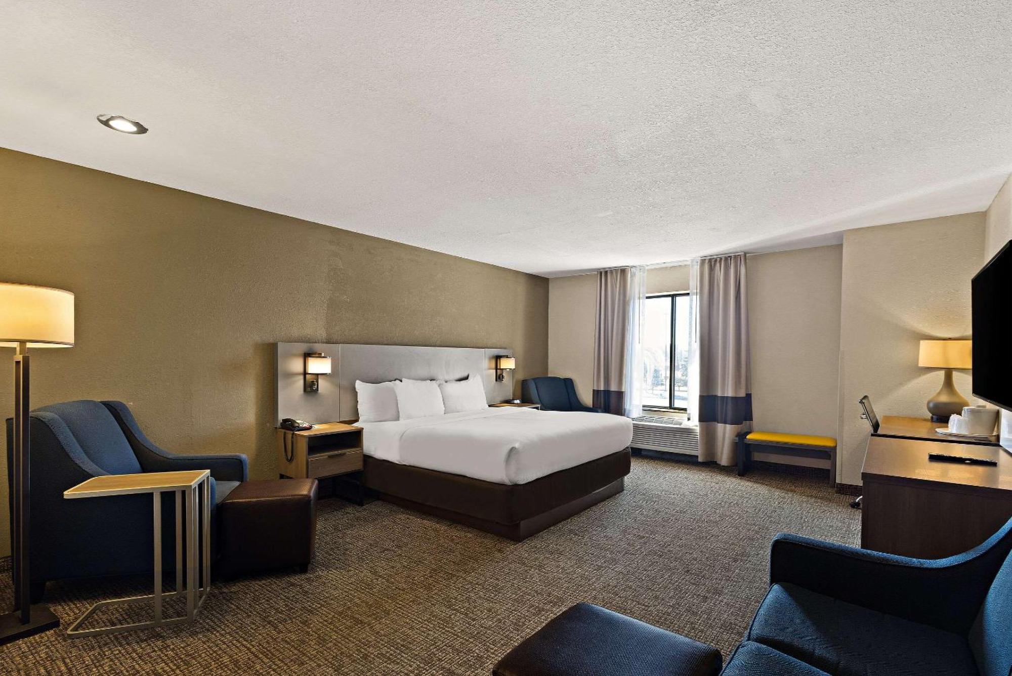 Comfort Inn Huntington Near University מראה חיצוני תמונה