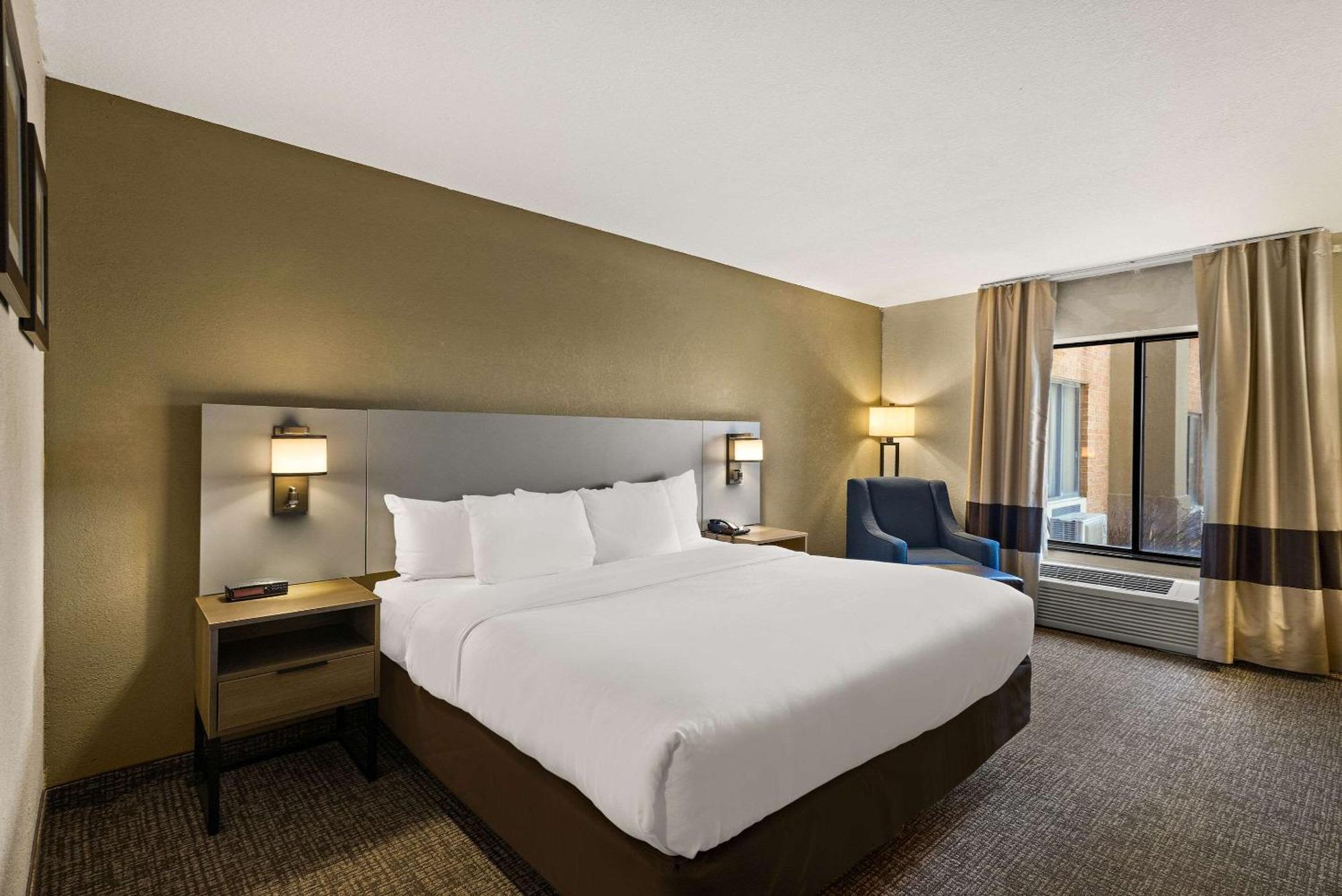 Comfort Inn Huntington Near University מראה חיצוני תמונה