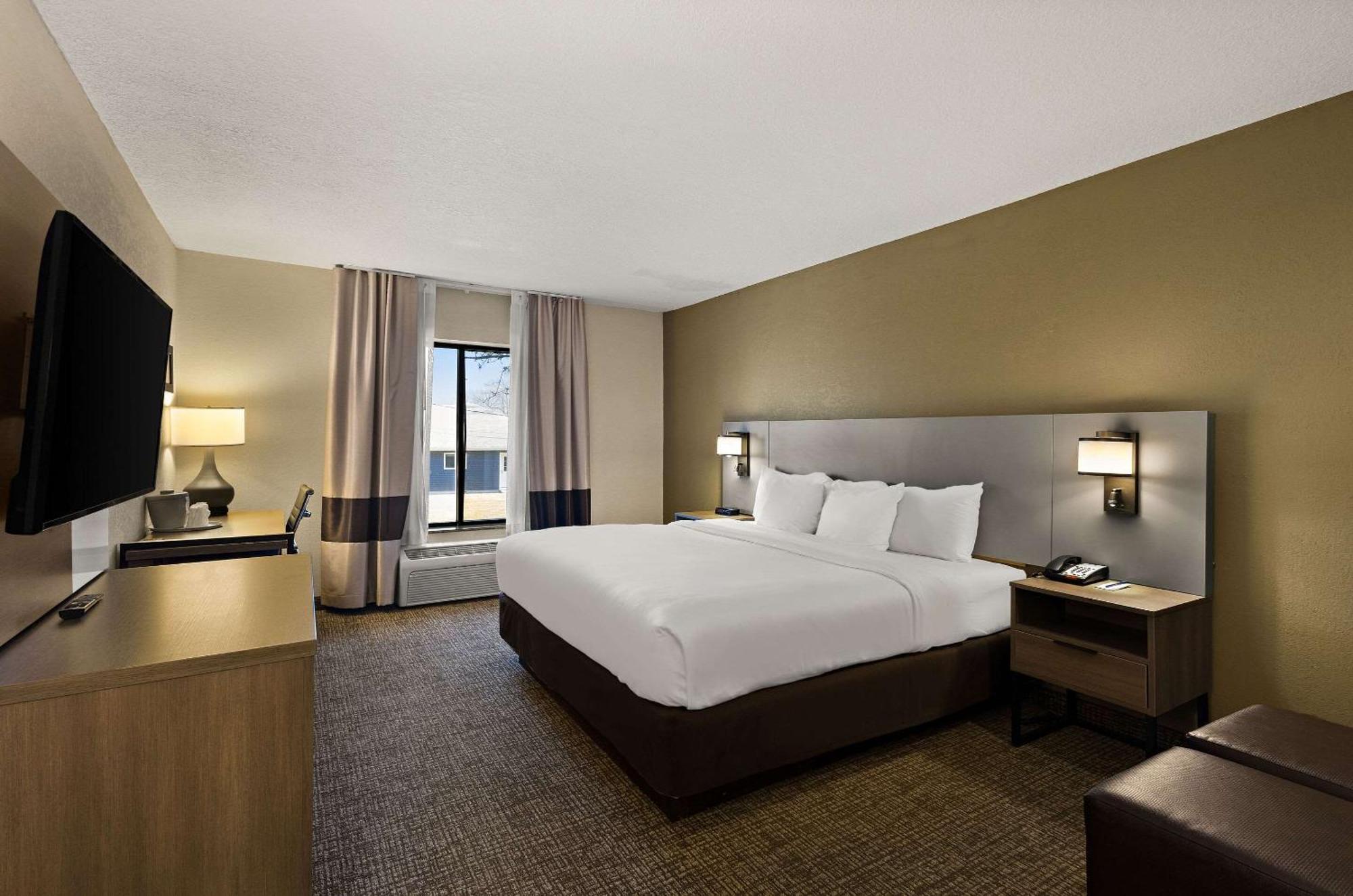 Comfort Inn Huntington Near University מראה חיצוני תמונה