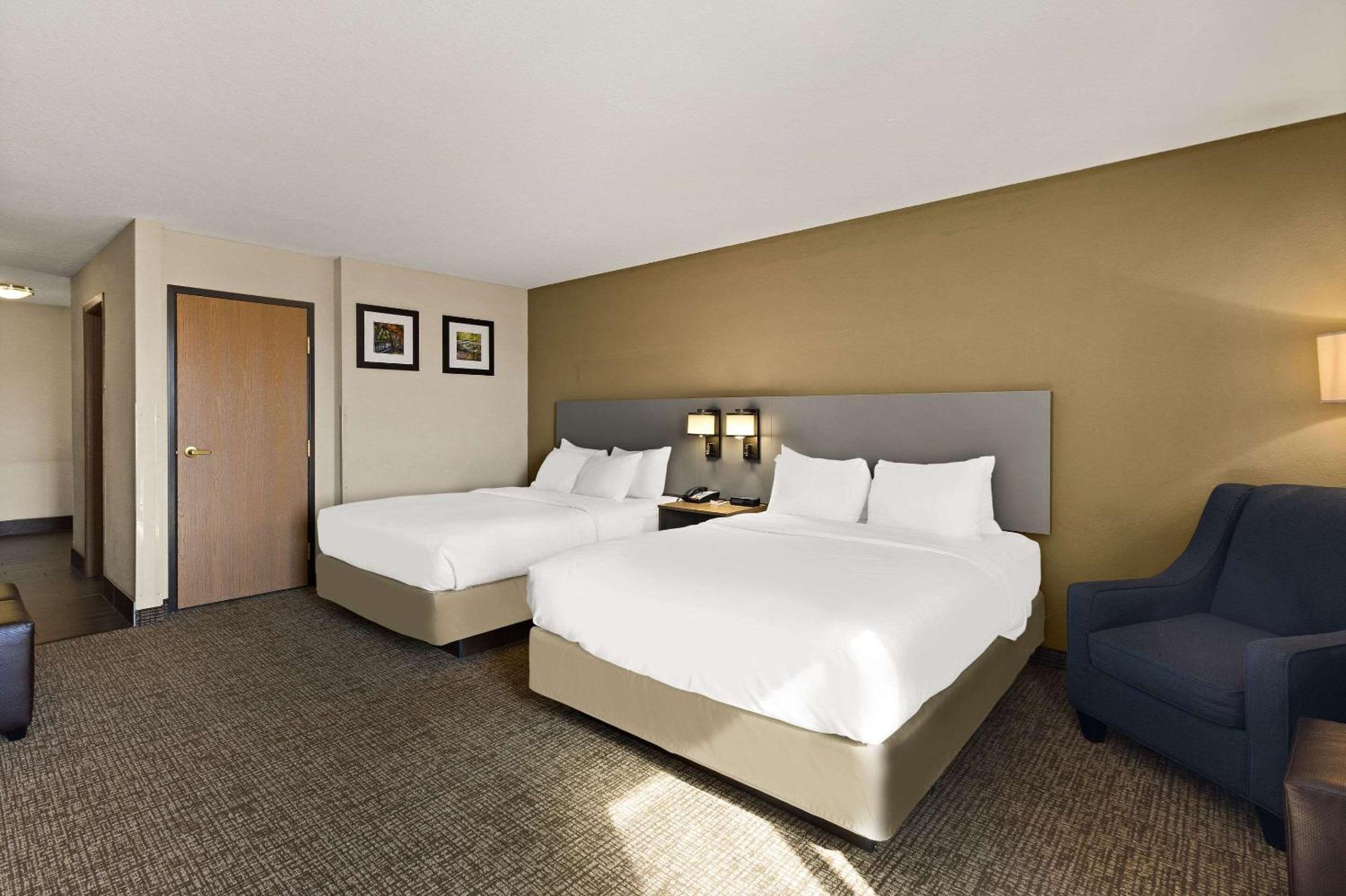 Comfort Inn Huntington Near University מראה חיצוני תמונה