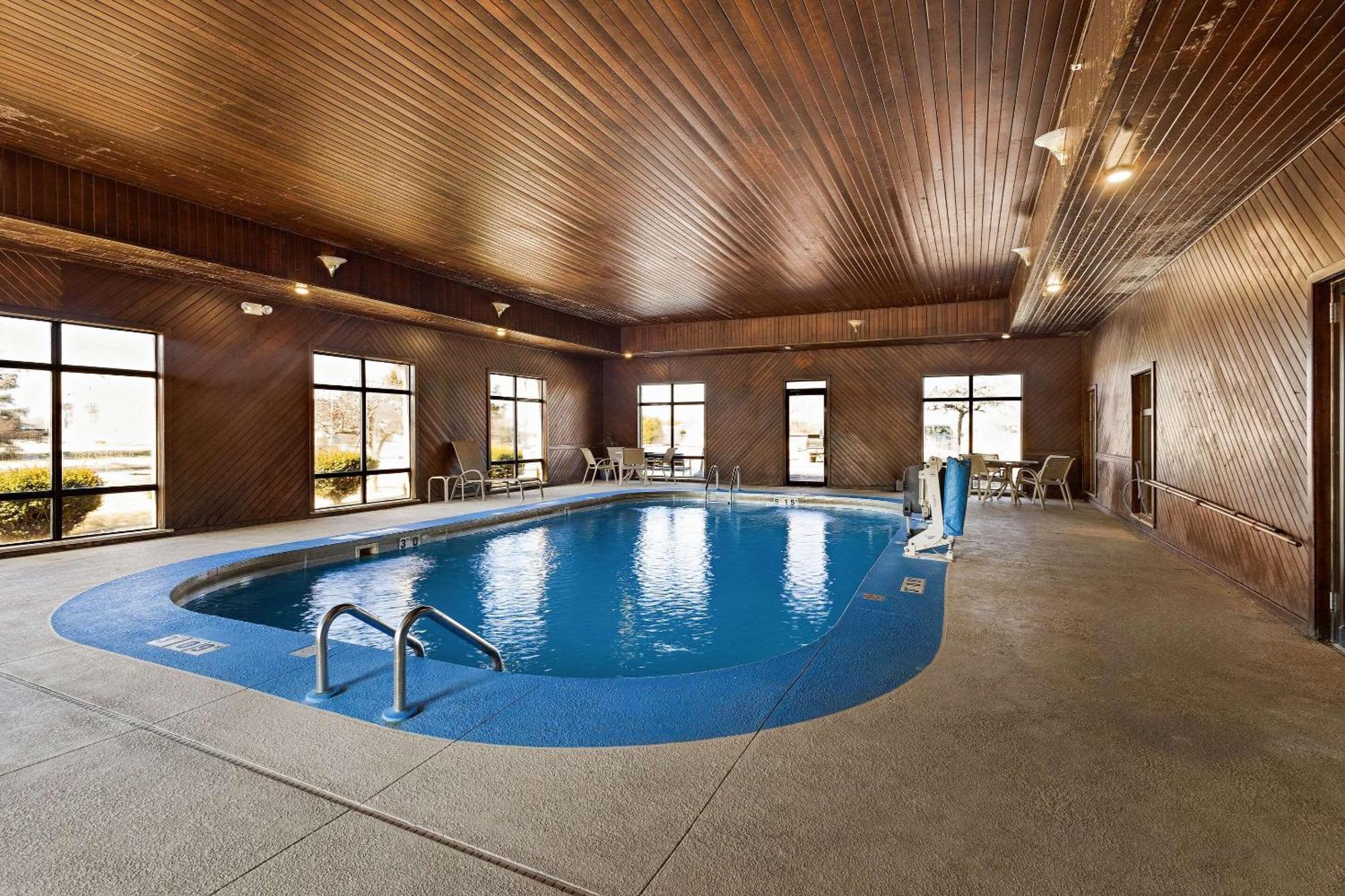 Comfort Inn Huntington Near University מראה חיצוני תמונה